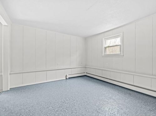18 Partridge Hollow Rd, Gales Ferry, CT 06335-1930