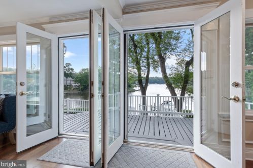 728 Oak Grv Cir, Severna Park MD 21146-4219 exterior