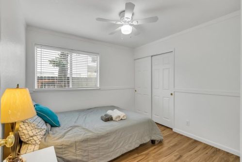 8616 Diamond Crest Ct, Elk Grove CA  95624-2848 exterior