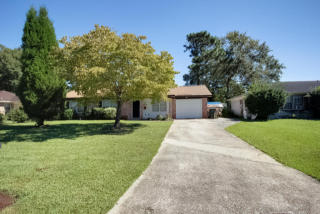 305 Gippy Dr, Summerville, SC 29483-8834