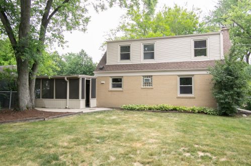 706 Deerpath Dr, Bannockburn IL  60015-4163 exterior