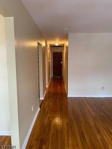 14 Housman Ct, Maplewood NJ  07040-3006 exterior