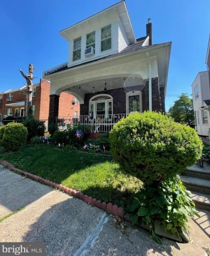 1012 Harrison St, Philadelphia, PA 19124-2920