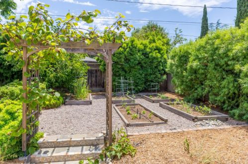 1969 Farndon Ave, Los Altos CA 94024-6944 exterior