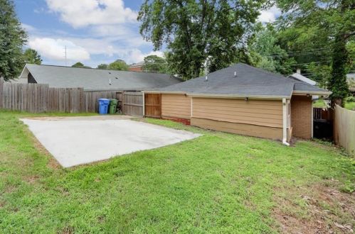 1085 Metropolitan Pkwy, Atlanta GA  30310-3437 exterior