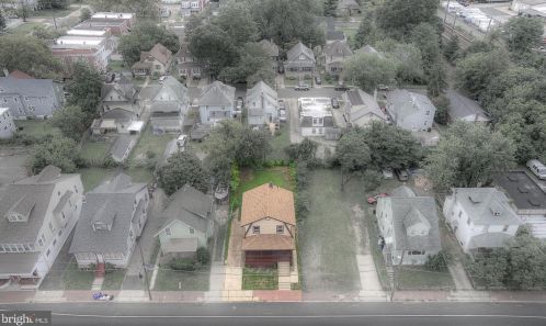 26 Crescent Blvd, Camden NJ  08108-1042 exterior