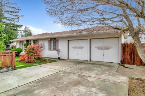 95 Centre St, Mountain View, CA 94041-2358