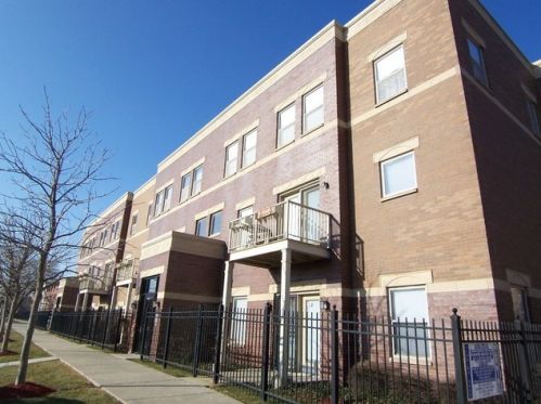 812 Bowen Ave, Chicago, IL 60653-2494