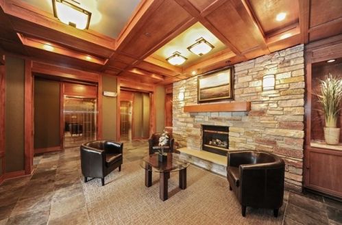 40 Prairie Park Dr, Wheeling, IL 60090-2725