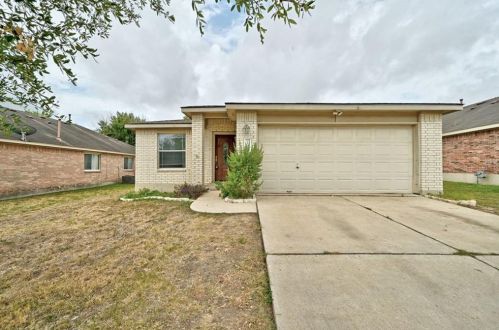 133 Star Of Texas Dr, Uhland TX  78640-5290 exterior