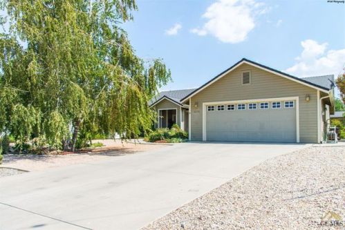18340 Sulky Ln, Tehachapi, CA 93561-5280