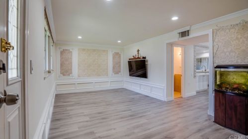 4604 Larwin Ave, Cypress, CA 90630-3511