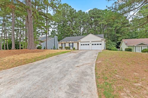 1350 Birdsong Ln, Hampton, GA 30228-2658