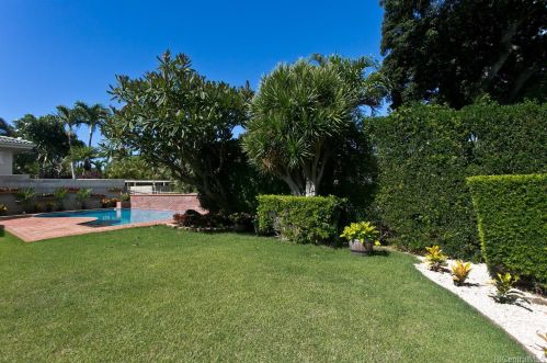 39 Makaweli St, Honolulu HI  96825-2148 exterior