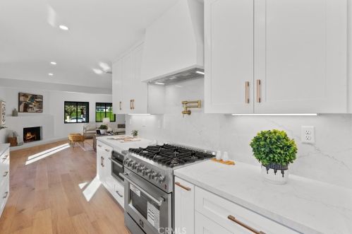 5326 Forbes Ave, Van Nuys CA  91436-1004 exterior