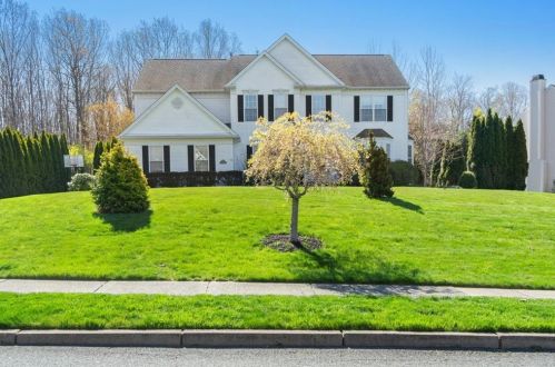 68 Castle Rocks Rd, Warwick, RI 02886-9567