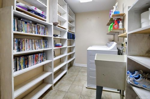 11 Heather Ridge Ct, Miami OH  45056-9502 exterior