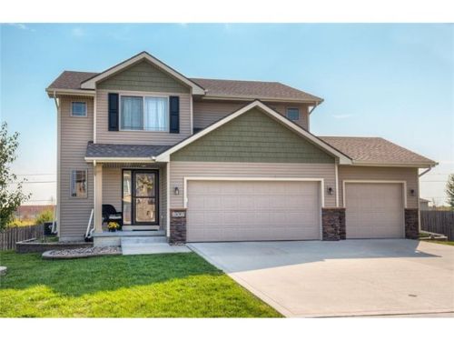 1695 Greentree Dr, Waukee, IA 50263-8298
