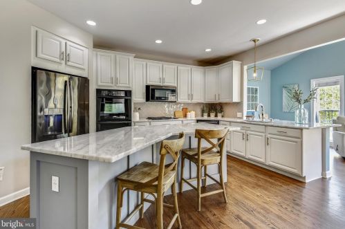 21051 Hooded Crow Dr, Leesburg, VA 20175-7510