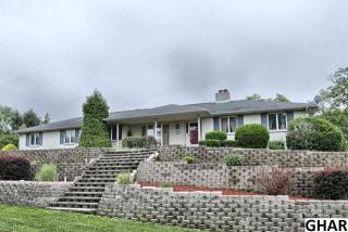 8009 Manada View Dr, Harrisburg, PA 17112-8701
