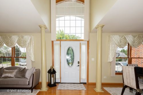 2302 Irvine Ln, Plainfield, IL 60586-8375