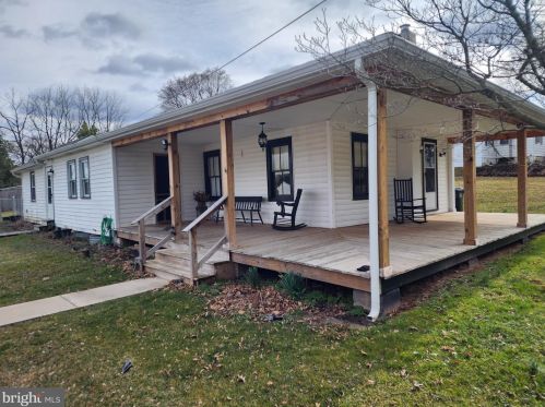 2250 Marion St, York, PA 17408-4741