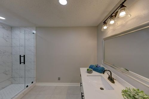 2029 Pond Shore Dr, Angleton TX 77515-7483 exterior