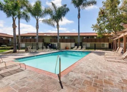 615 Fredricks Ave, Oceanside CA  92058-1653 exterior