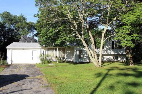 6 Sandalwood Ct, Coventry, RI 02816-7667