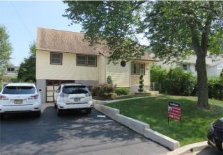 10 Ethel St, Metuchen, NJ 08840-2907