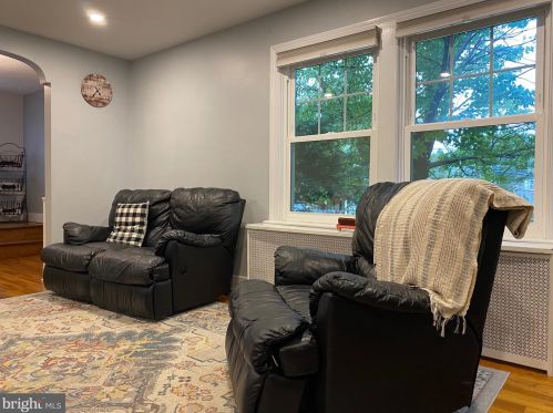 417 Lampeter Rd, Lancaster PA 17602-1717 exterior