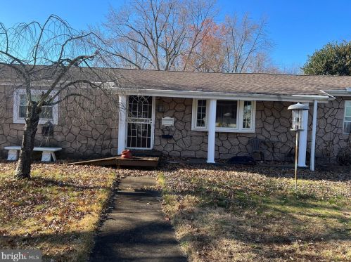720 Villa Ave, Somerdale, NJ 08083-2133