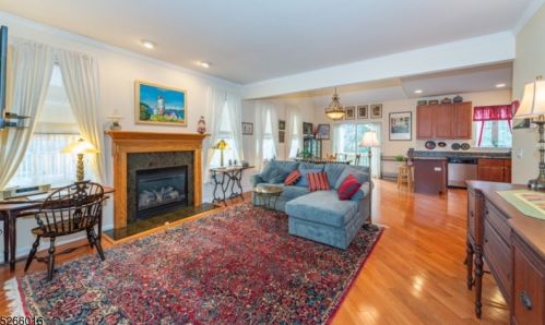 105 Samson Dr, Flemington, NJ 08822-3198