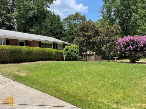 23 Old Farm Rd, Marietta, GA 30068-3428