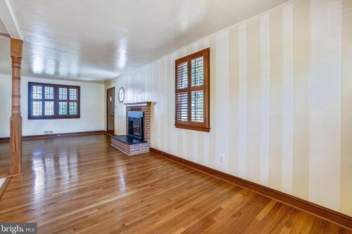 10308 Drumm Ave, Kensington, MD 20895-2736