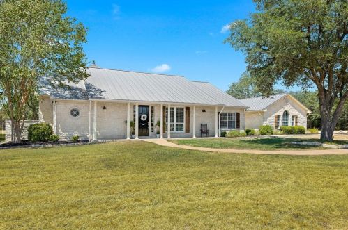 730 Barton Creek Dr, Mount Sharp, TX 78620-3713