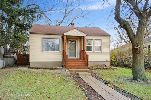 928 Sleight St, Naperville, IL 60563-2840
