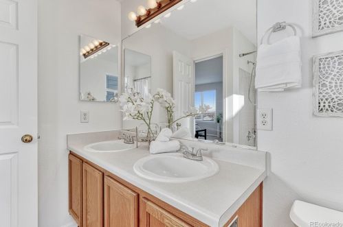 5647 Winnipeg St, Denver CO  80015-6767 exterior