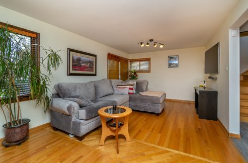 8316 Elmore St, Niles IL 60714-1943 exterior