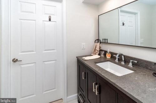 1005 Eagles Chase Dr, Trenton NJ  08648-2539 exterior