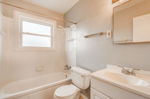 189 Pinecrest Rd, Lemont IL  60440-2461 exterior