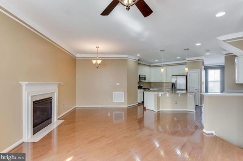 9137 Ribbon Falls Loop, Bristow VA  20136-6129 exterior