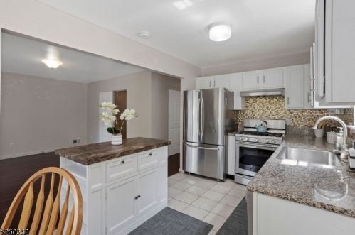 23 Grant Way, Princeton NJ  08540-1667 exterior