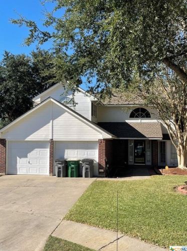 313 Cromwell Dr, Victoria, TX 77901-1004