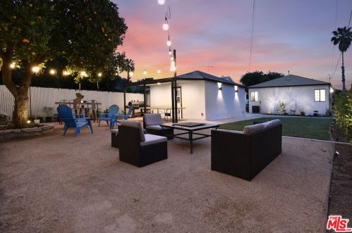 15220 Morrison St, Van Nuys CA  91403-1503 exterior