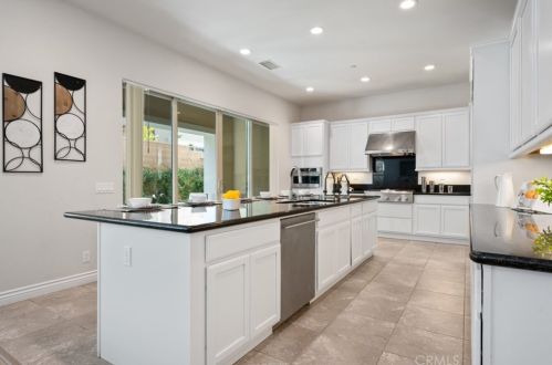 60 Gainsboro, Irvine CA  92620-2187 exterior