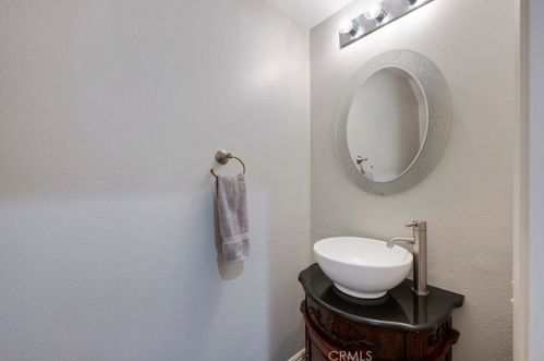 1804 Crescent Oak, Irvine CA  92618-4027 exterior