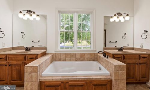 1022 Rockledge Dr, Carlisle PA  17015-9127 exterior