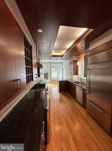 2202 Lombard St, Philadelphia PA  19146-1108 exterior