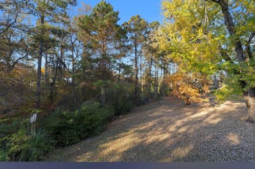 695 Highland Oaks Dr, Atlanta GA  30331-9210 exterior